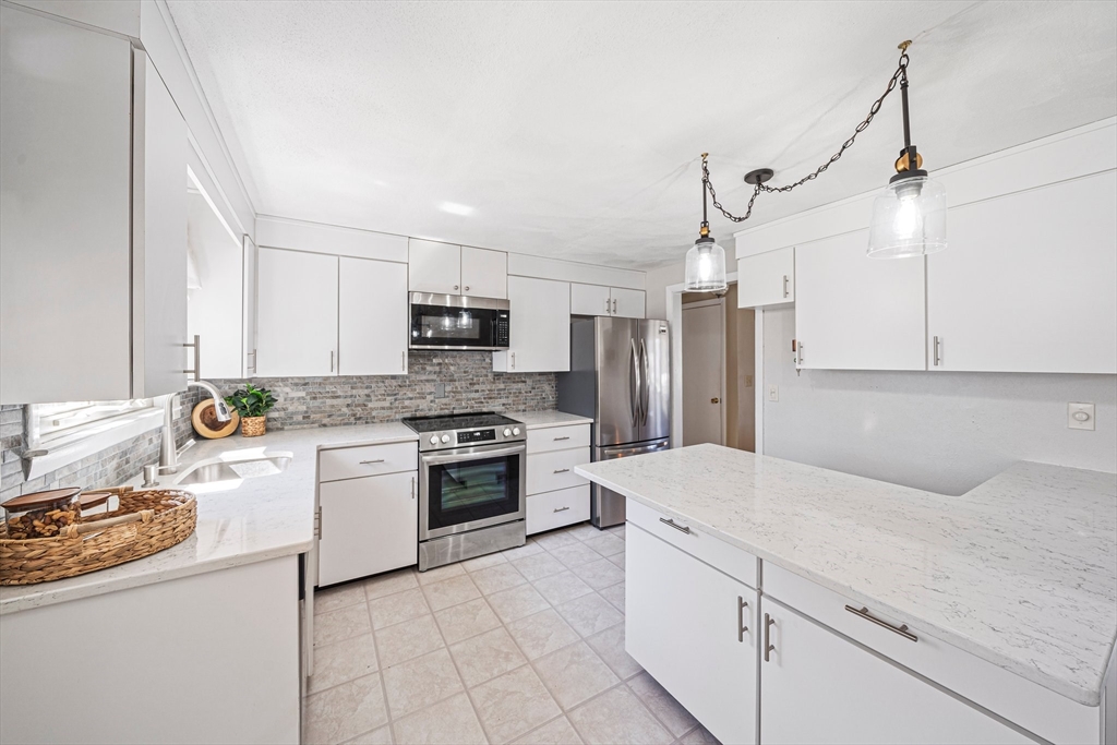 198 Corbett Road Stoughton, MA 02072 - Photo 4 of 42 Gallery Image 4
