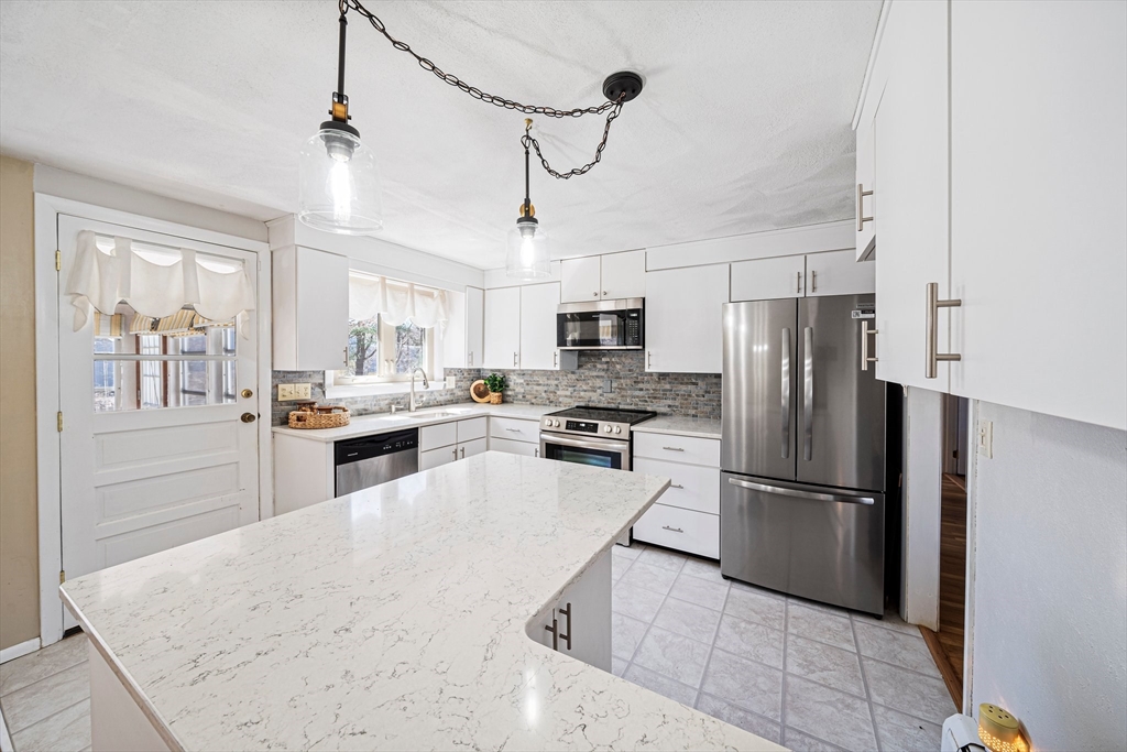 198 Corbett Road Stoughton, MA 02072 - Photo 5 of 42 Gallery Image 5