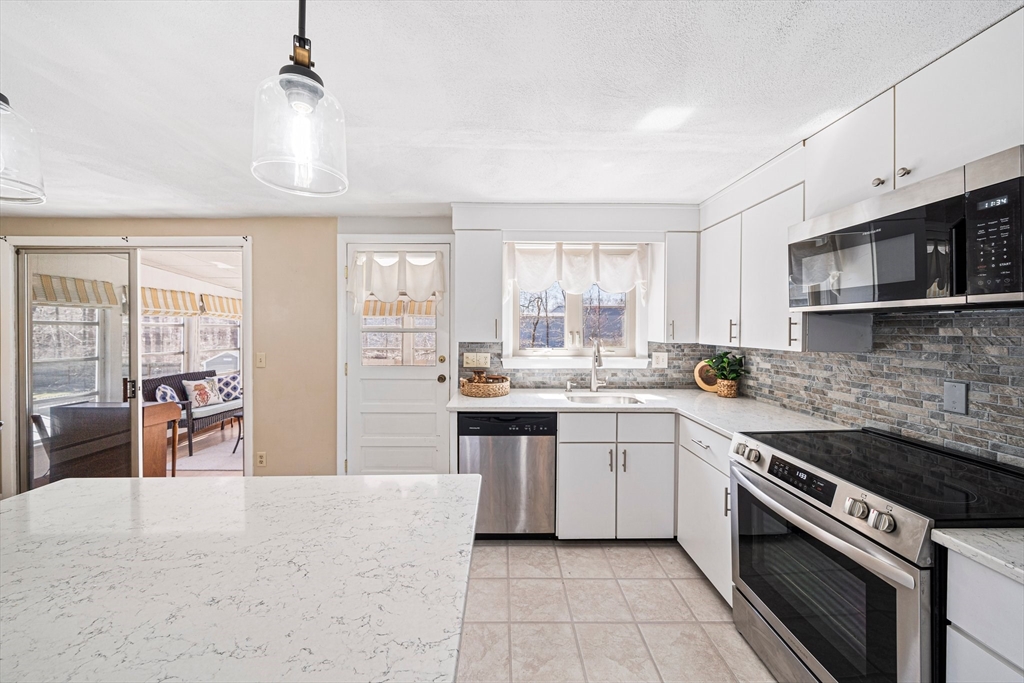 198 Corbett Road Stoughton, MA 02072 - Photo 8 of 42 Gallery Image 8