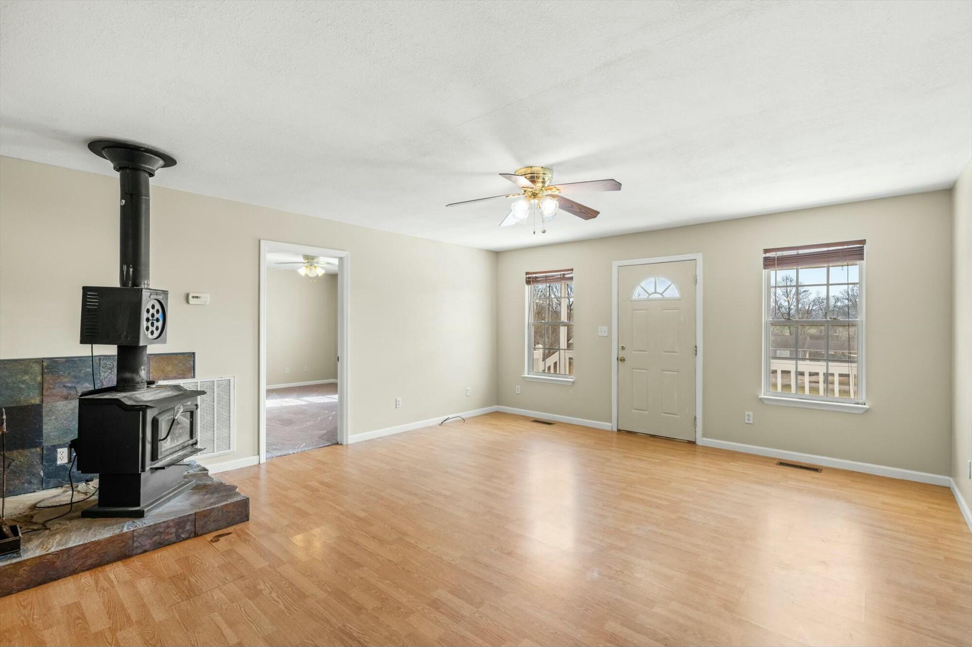 307 Circle R Drive Benton, TN 37307 - Photo 3 of 21 tempImagevDeeYZ
