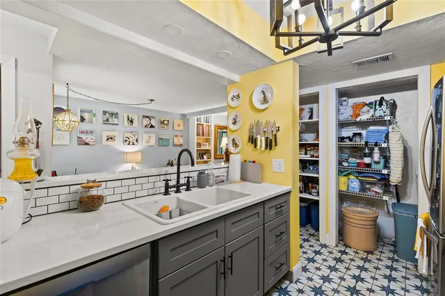 $239,900 | 900 Southwest 62nd Boulevard, Unit H43, Gainesville, FL 32607