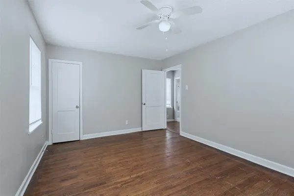 $945 | 1226 5th Avenue North, Texas City, TX 77590