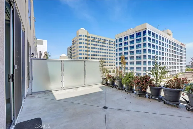 $640,000 | 285 West 6th Street, Unit 327, San Pedro, CA 90731
