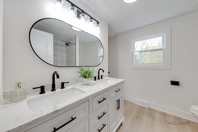 $579,900 | 3023 North Windsor Drive, Arlington Heights, IL 60004