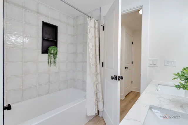 $579,900 | 3023 North Windsor Drive, Arlington Heights, IL 60004