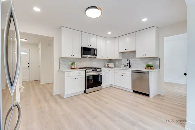 $579,900 | 3023 North Windsor Drive, Arlington Heights, IL 60004