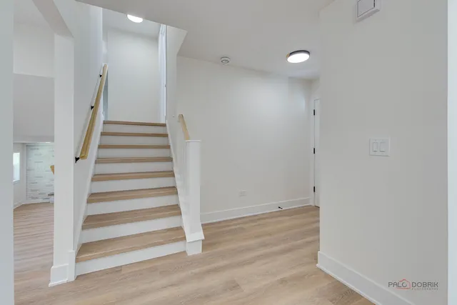 $579,900 | 3023 North Windsor Drive, Arlington Heights, IL 60004