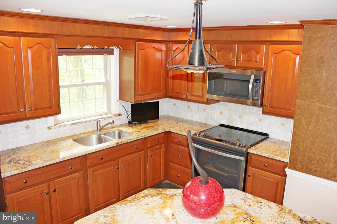 759 Brunnerville Road Lititz, PA 17543 - Photo 8 of 47 Gallery Image 8