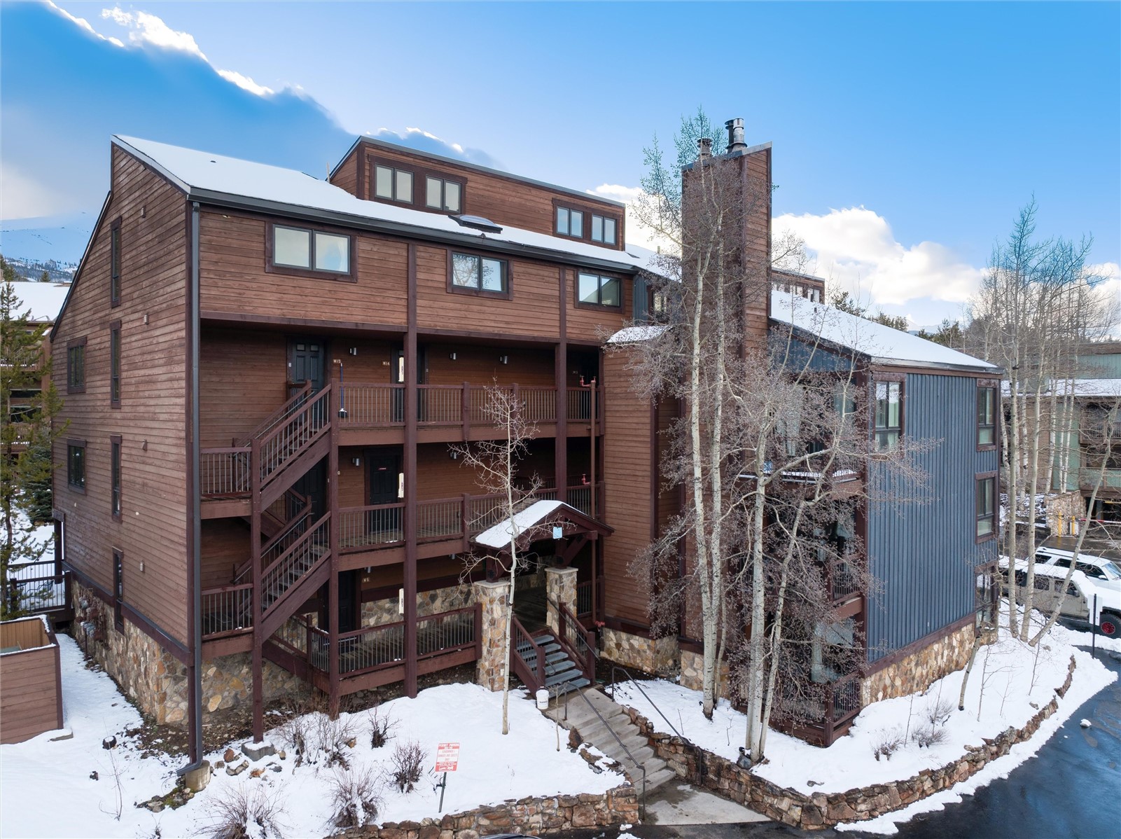 465 4 O Clock Road, Unit W1 Breckenridge, CO 80424 - Photo 2 of 34 Nestled in the Sundowner I complex, this cozy condo is the perfect basecamp for all of your mountain adventures.