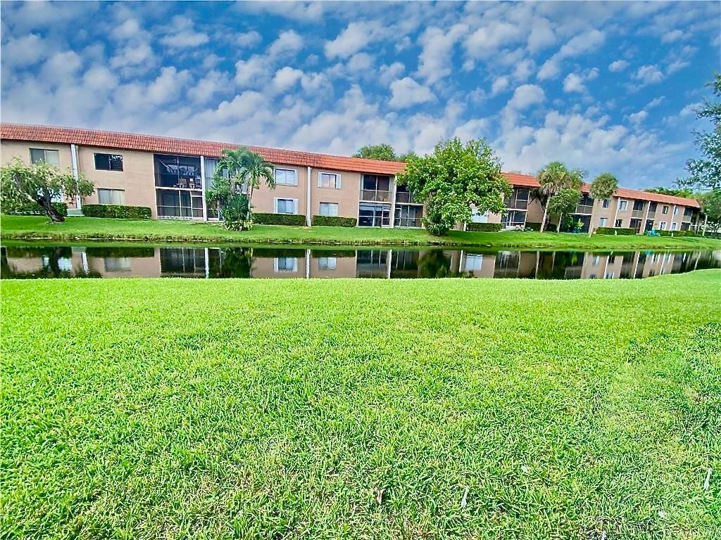 447 Lakeview Drive, Unit 3 Weston, FL 33326 - Photo 12 of 13 Photo 12