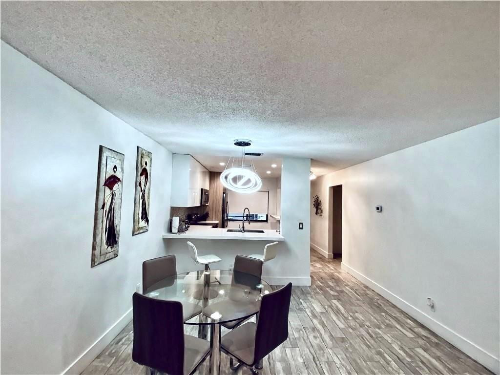 447 Lakeview Drive, Unit 3 Weston, FL 33326 - Photo 3 of 13 Photo 3