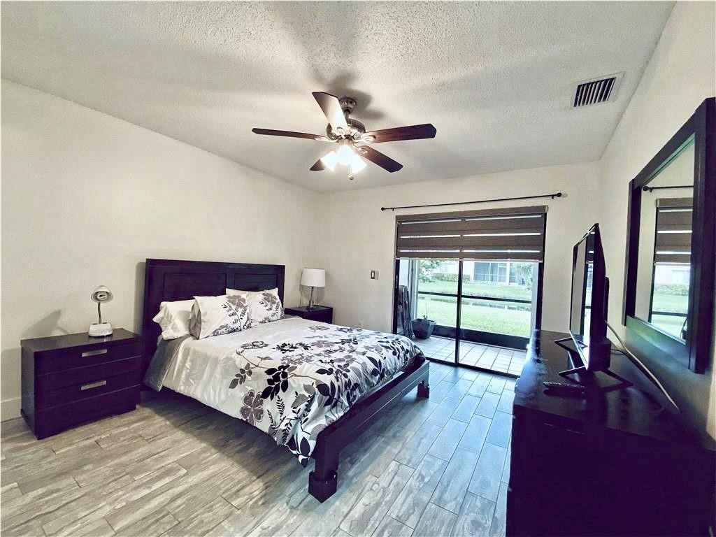 447 Lakeview Drive, Unit 3 Weston, FL 33326 - Photo 5 of 13 Photo 5