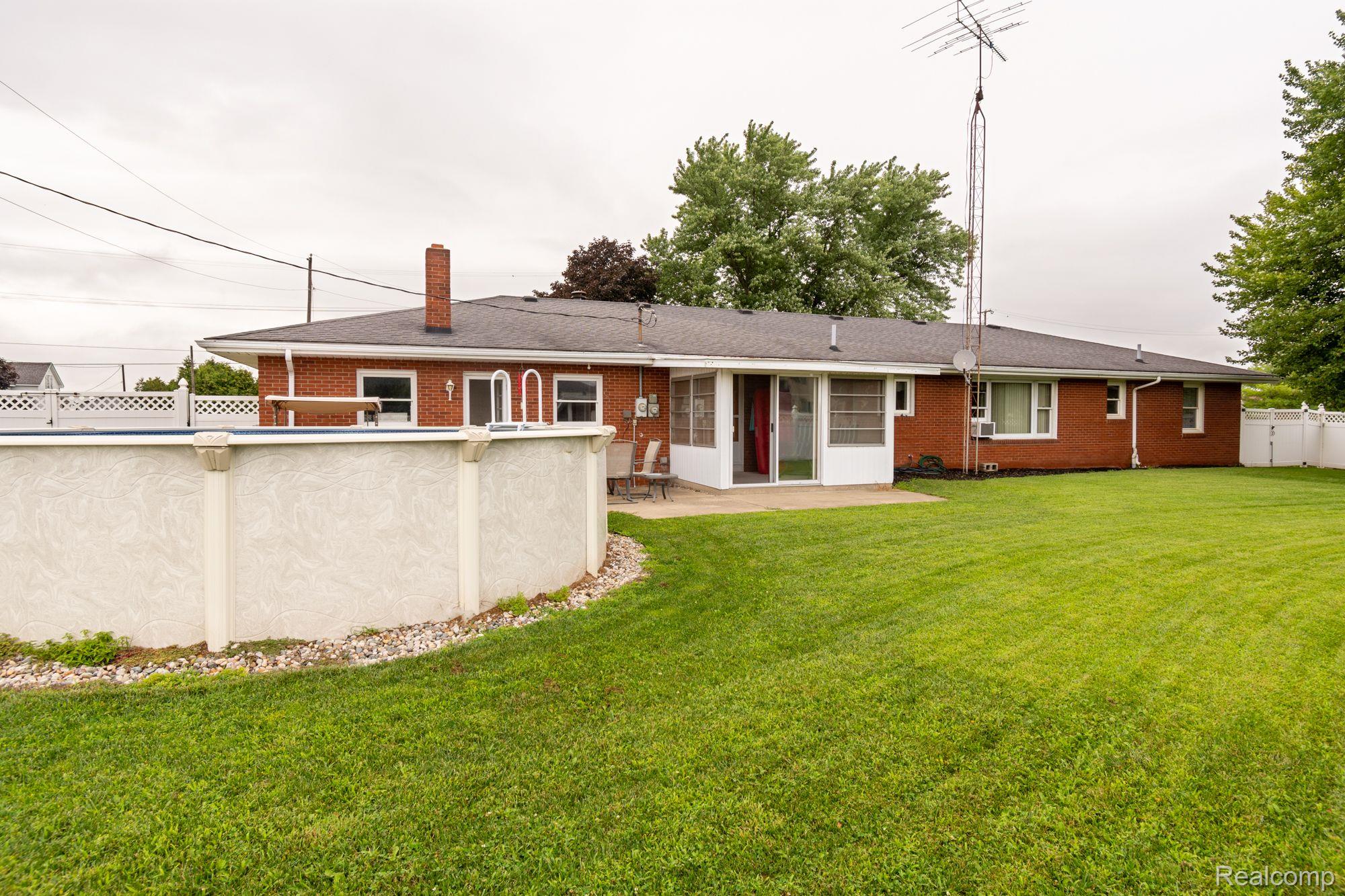 16241 Brewer Road Dundee, MI 48131 - Photo 9 of 41 Gallery Image 9
