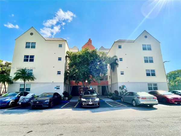 $2,075 | 8255 Lake Drive, Unit 102, Doral, FL 33166