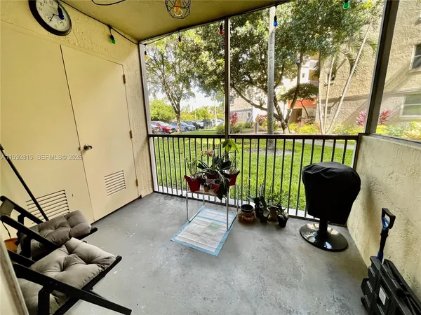 $2,075 | 8255 Lake Drive, Unit 102, Doral, FL 33166