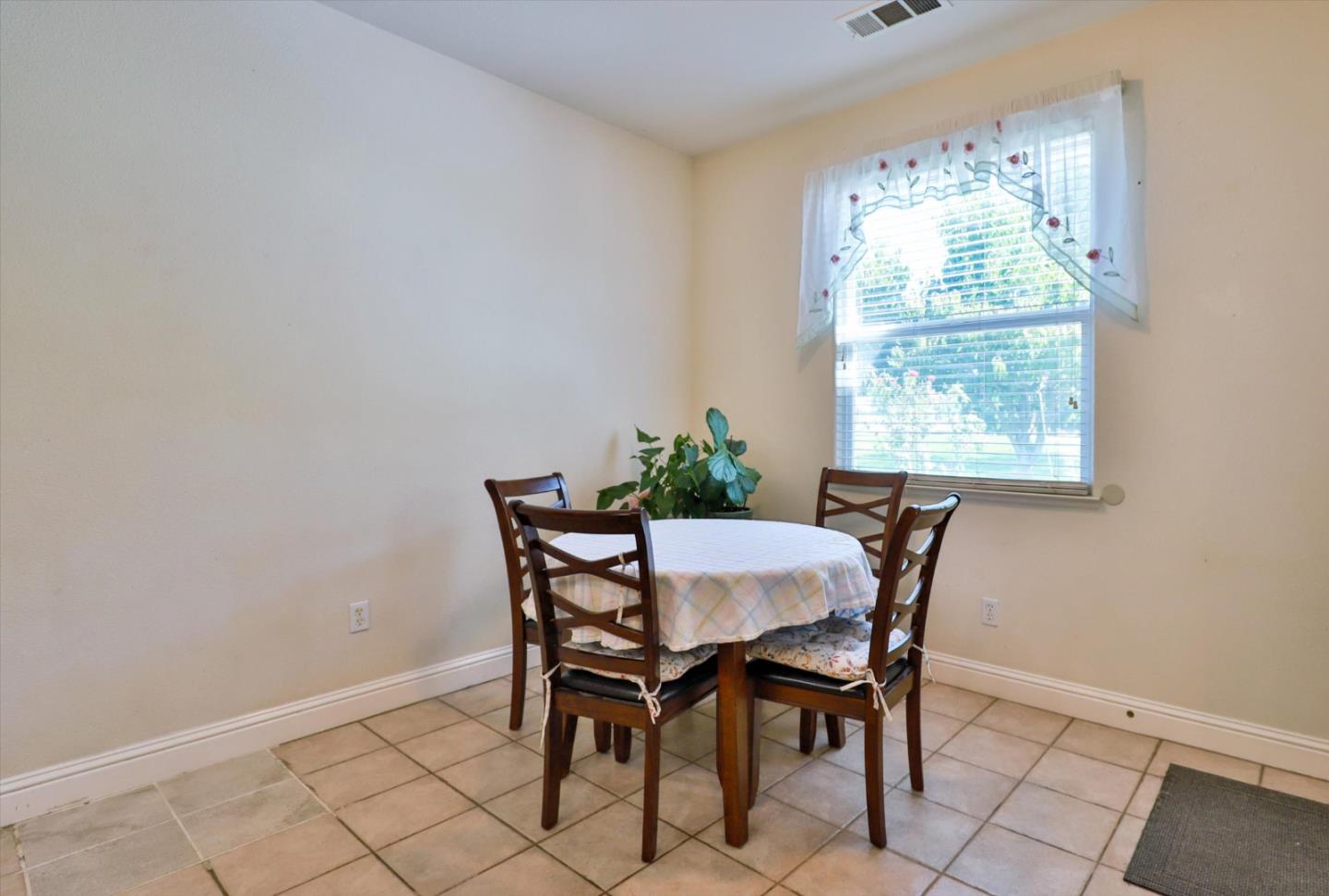 13921 Simko Ranch Lane Galt, CA 95632 - Photo 15 of 61 Gallery Image 15