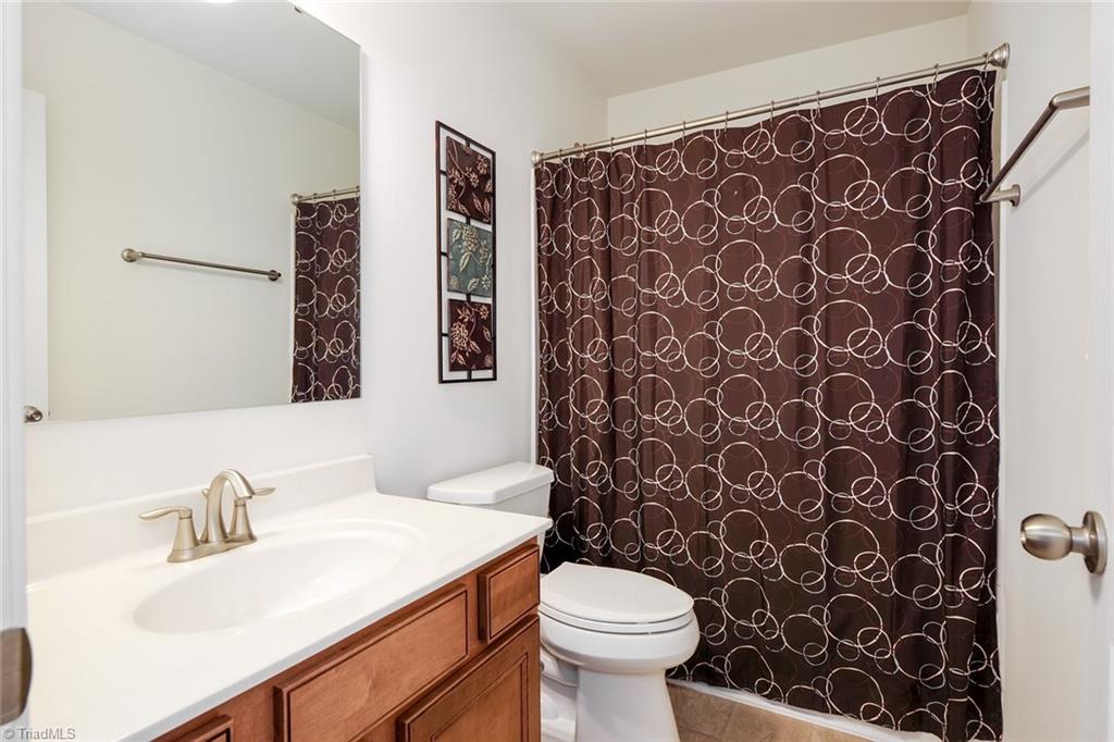 757 Spinning Wheel Point High Point, NC 27265 - Photo 11 of 30 Gallery Image 11
