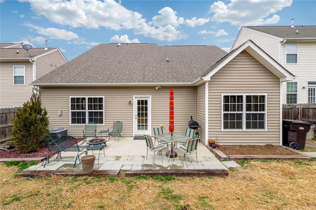 757 Spinning Wheel Point High Point, NC 27265 - Photo 5 of 30 Gallery Image 5