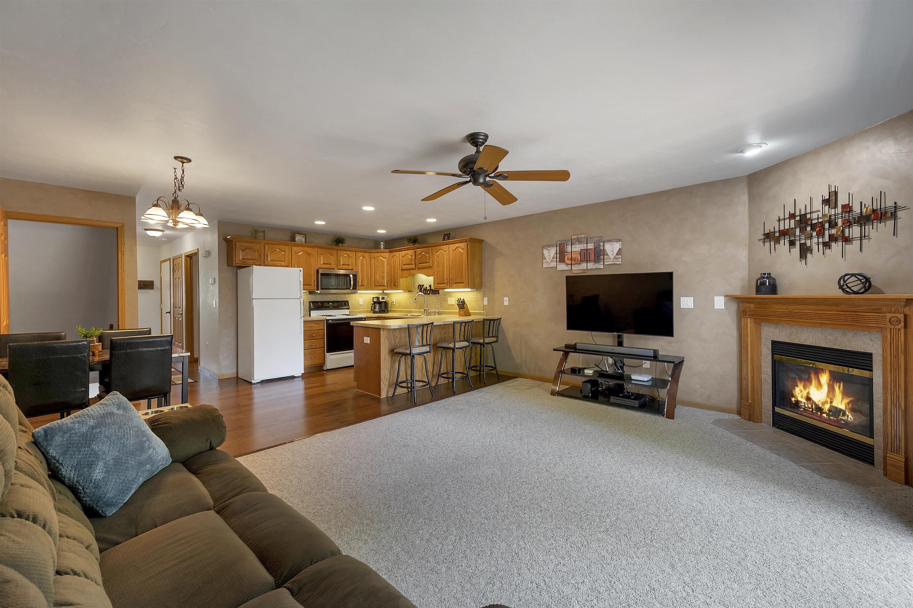 1909 Riverside Drive, Unit H Green Bay, WI 54313 - Photo 13 of 51