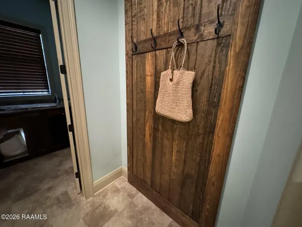 $2,400 | 330 Dunvegan Court, Lafayette, LA 70503