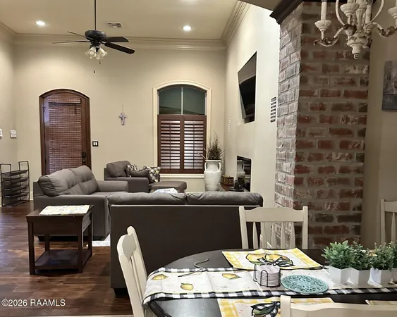 $2,400 | 330 Dunvegan Court, Lafayette, LA 70503