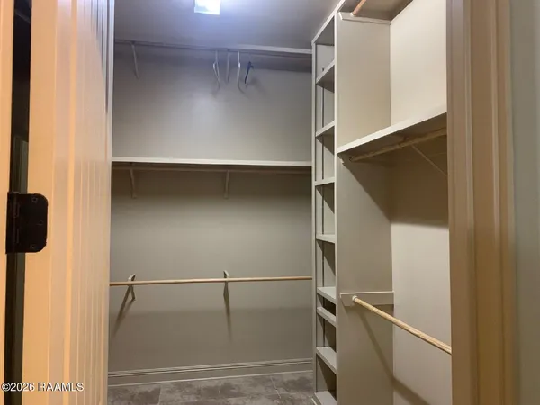 $2,595 | 330 Dunvegan Court, Lafayette, LA 70503