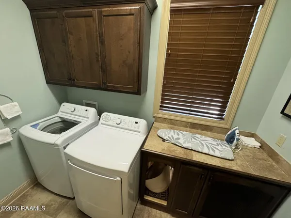 $2,595 | 330 Dunvegan Court, Lafayette, LA 70503