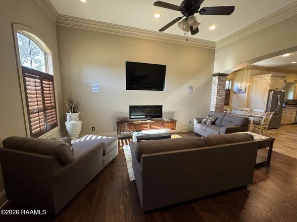 $2,400 | 330 Dunvegan Court, Lafayette, LA 70503