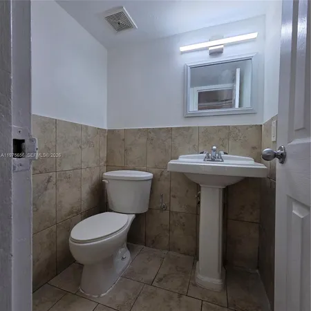 $1,800 | 1800 Sans Souci Boulevard, Unit 312, North Miami, FL 33181