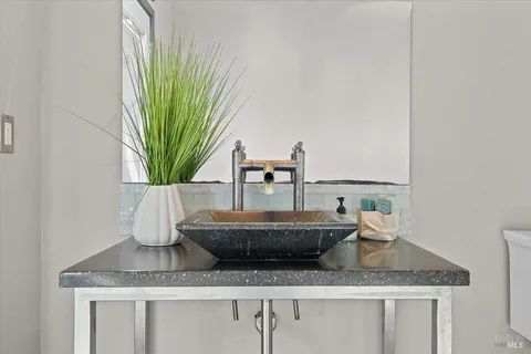 $769,000 | 197 Bailhache Avenue, Healdsburg, CA 95448