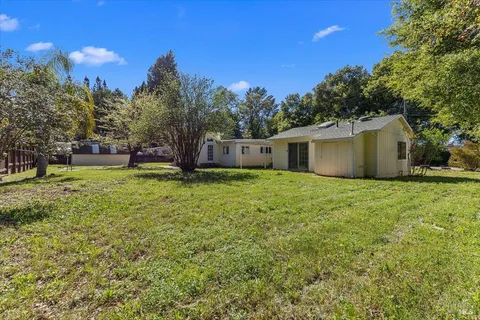 $769,000 | 197 Bailhache Avenue, Healdsburg, CA 95448