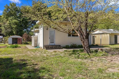 $769,000 | 197 Bailhache Avenue, Healdsburg, CA 95448