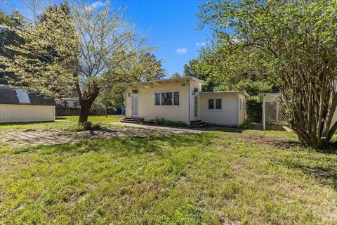 $769,000 | 197 Bailhache Avenue, Healdsburg, CA 95448