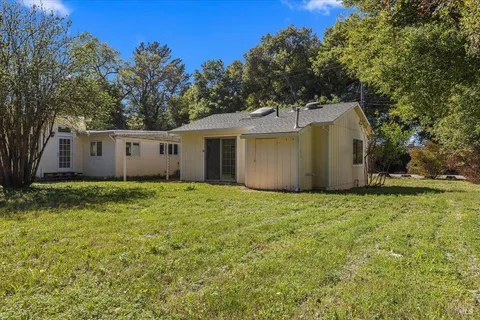 $769,000 | 197 Bailhache Avenue, Healdsburg, CA 95448