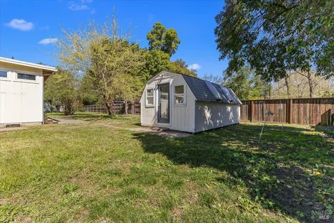 $769,000 | 197 Bailhache Avenue, Healdsburg, CA 95448