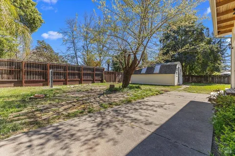 $769,000 | 197 Bailhache Avenue, Healdsburg, CA 95448