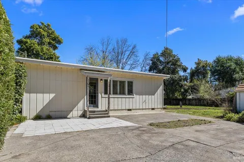 $769,000 | 197 Bailhache Avenue, Healdsburg, CA 95448