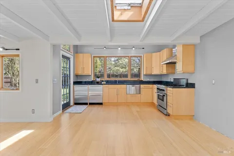 $769,000 | 197 Bailhache Avenue, Healdsburg, CA 95448