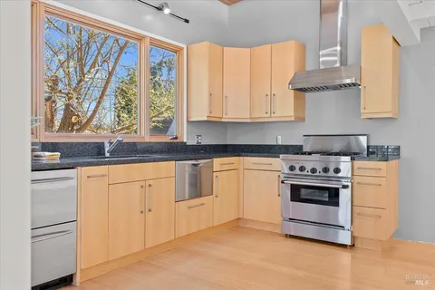 $769,000 | 197 Bailhache Avenue, Healdsburg, CA 95448