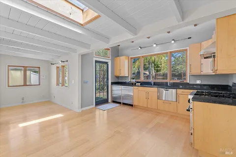 $769,000 | 197 Bailhache Avenue, Healdsburg, CA 95448