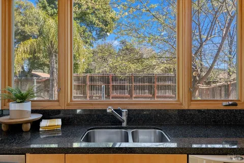 $769,000 | 197 Bailhache Avenue, Healdsburg, CA 95448