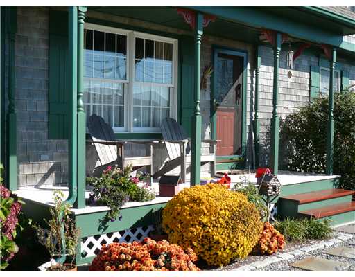12 Captain Freebody Road Narragansett, RI 02882 - Photo 2 of 10 Facade/Exterior Front.