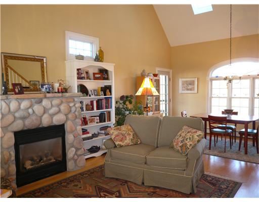 12 Captain Freebody Road Narragansett, RI 02882 - Photo 4 of 10 Den/Family/Great Room.