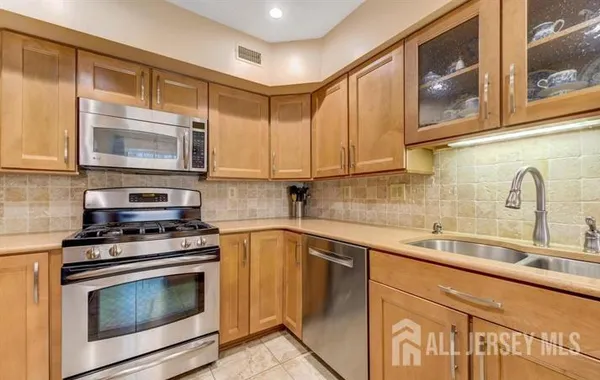 $3,800 | 17 Ashford Drive, Plainsboro, NJ 08536