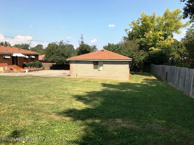 7007 Shepherdsville Road Louisville, KY 40219 - Photo 28 of 29 Garage