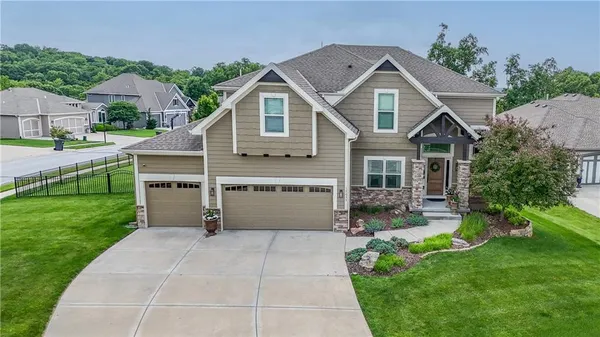 $610,000 | 15053 Eagle Lane, Parkville, MO 64152