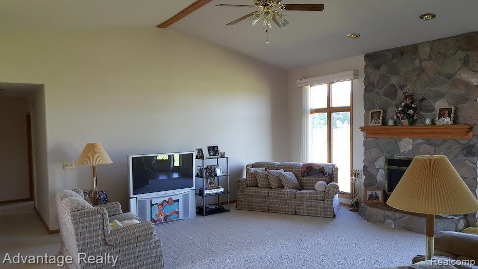 1079 Riley Center Road Memphis, MI 48041 - Photo 15 of 21 Riley Center - Family Room.jpg