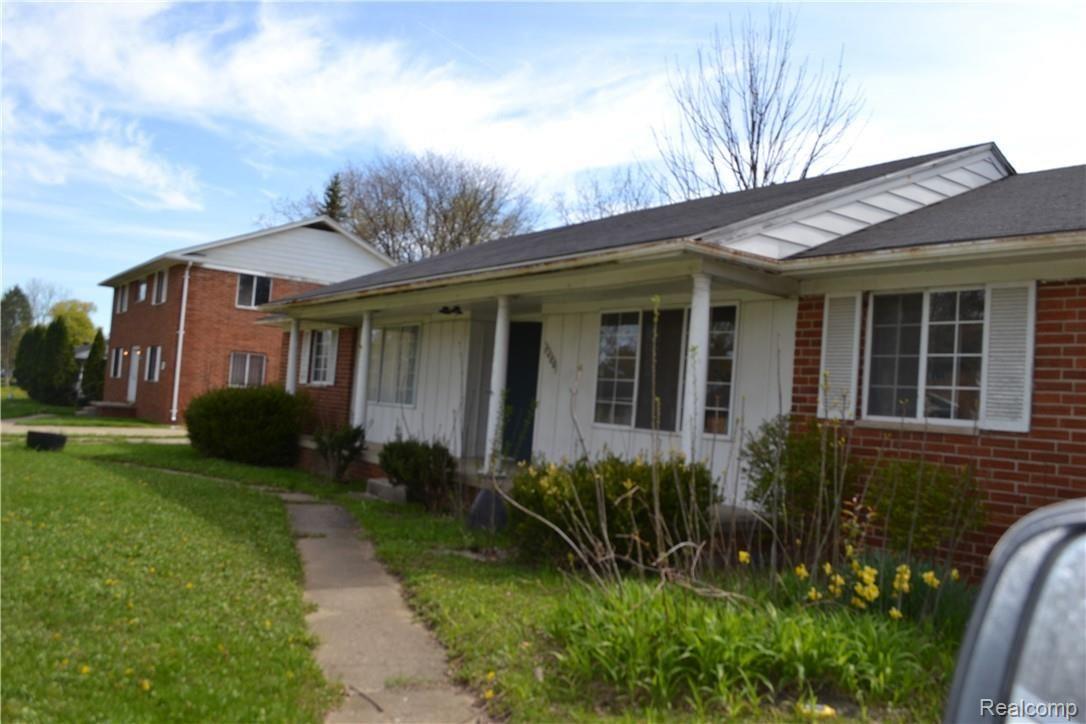 3486 Ridgecliffe Drive Flint, MI 48532 - Photo 4 of 9 DSC_1100.JPG