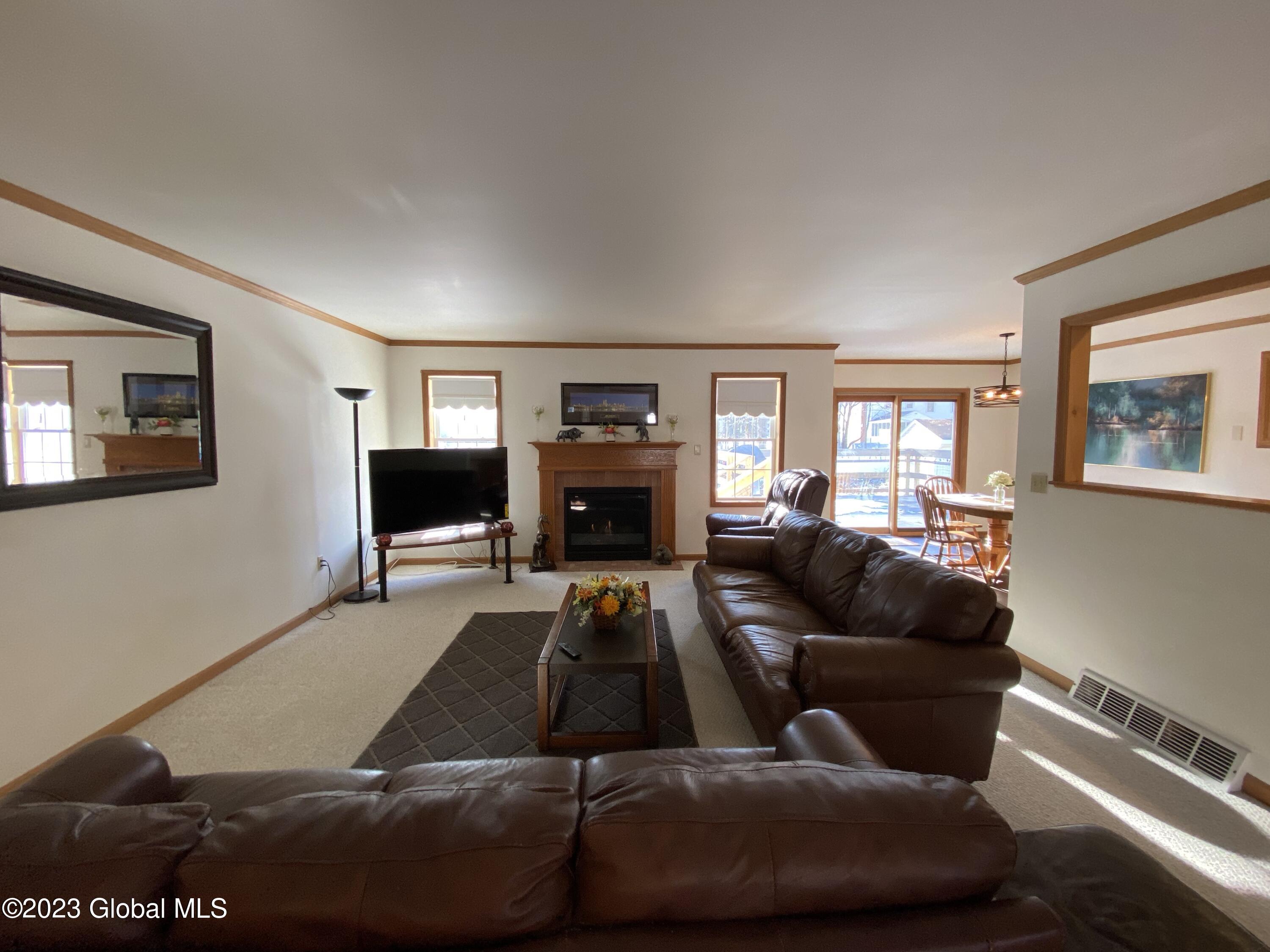 12 Willow Road Queensbury, NY 12804 - Photo 8 of 50 Fx35CEJnT9GX4IVpgESI+Q