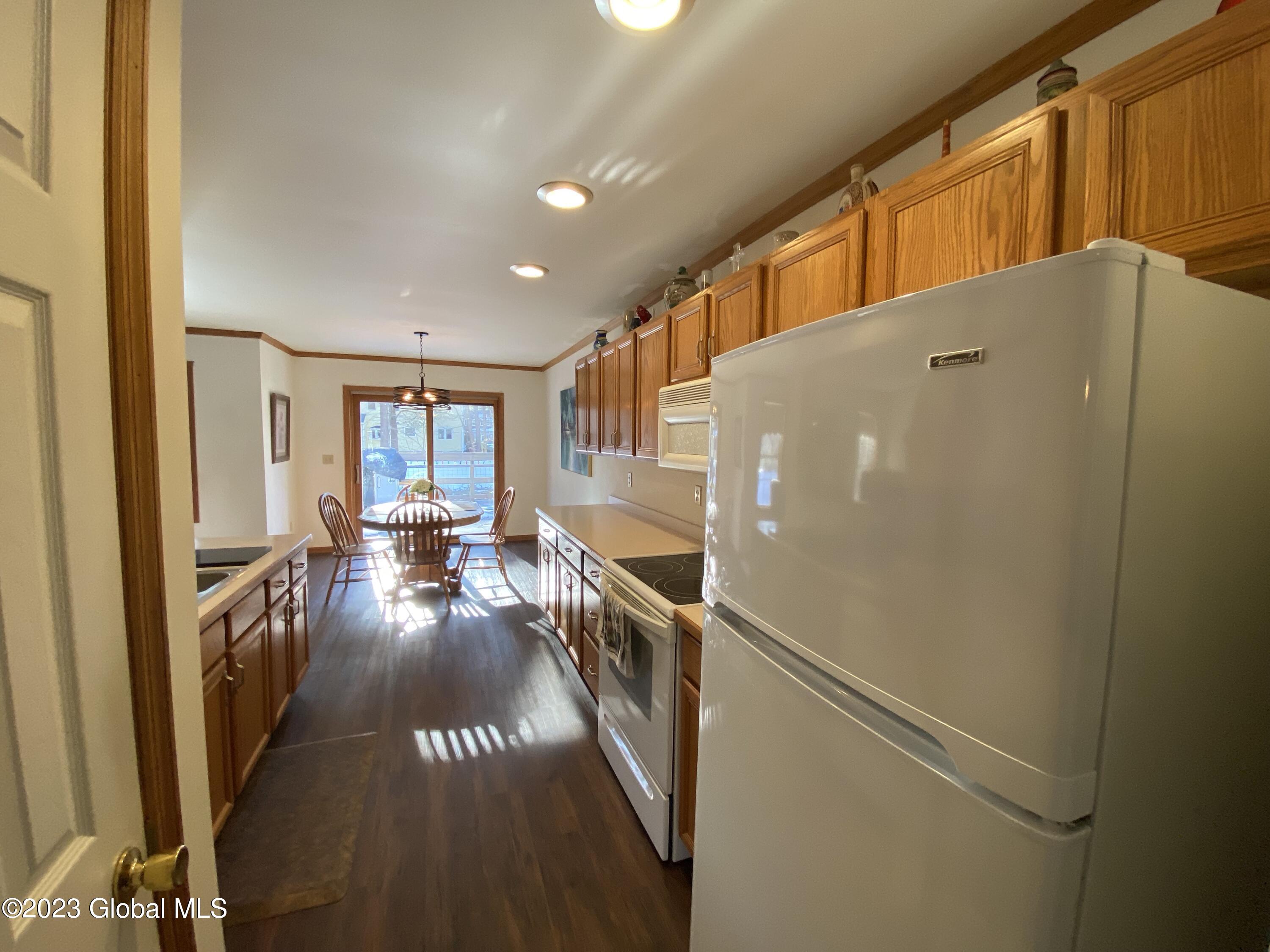 12 Willow Road Queensbury, NY 12804 - Photo 10 of 50 301zVllMSo2PqVOHKLIIcg